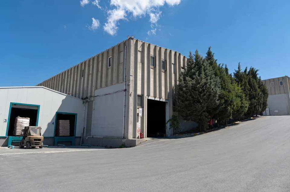 TCR Lojistik Hadımköy antreposunun dış görünümü ve sahası